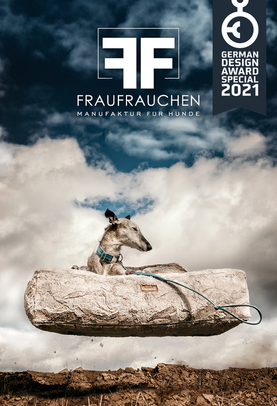 Ein Hund liegt auf einem fliegenden Hundebett von Frau Frauchen (mobile Ansicht)