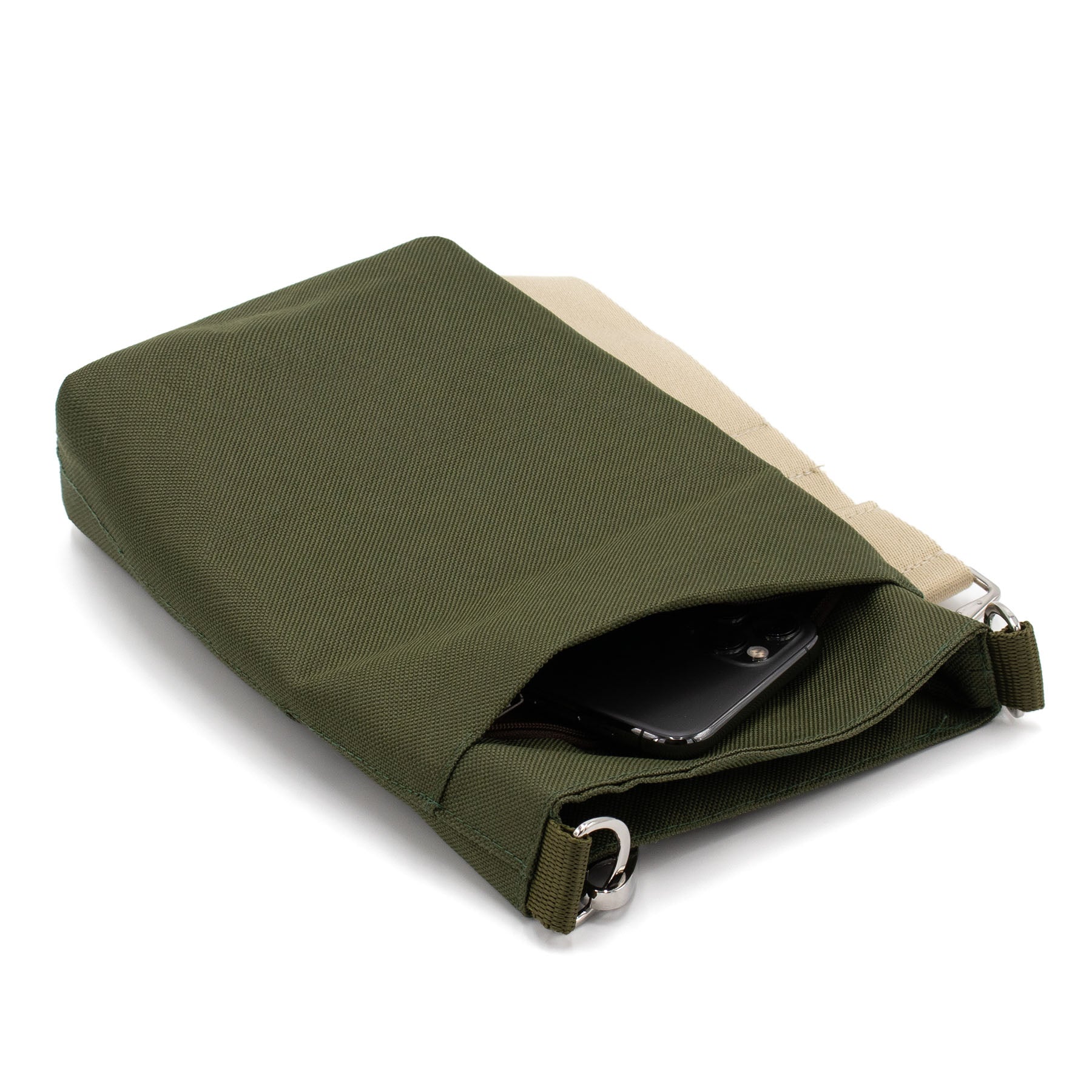 Gassitasche von Frau Frauchen in der Farbe Ivy für Hunde und Haustiere