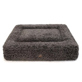 Frau Frauchen orthopädisches Hundebett Letto Bear für Hunde und Haustiere Frau Frauchen orthopädisches Hundebett Letto Bear für Hunde und Haustiere