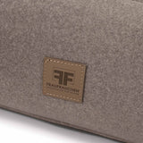 Frau Frauchen orthopädisches Hundebett in der Farbe Flanell Muskat für Hunde und Hautiere Frau Frauchen orthopädisches Hundebett in der Farbe Flanell Muskat für Hunde und Hautiere