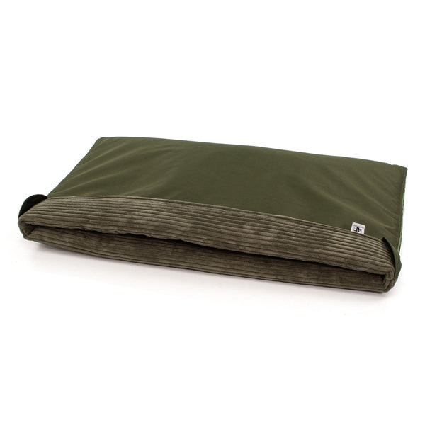 Frau Frauchen Hundeschlafsack Snoreback Ivy und Cord Pistacchio für Hunde und Haustiere