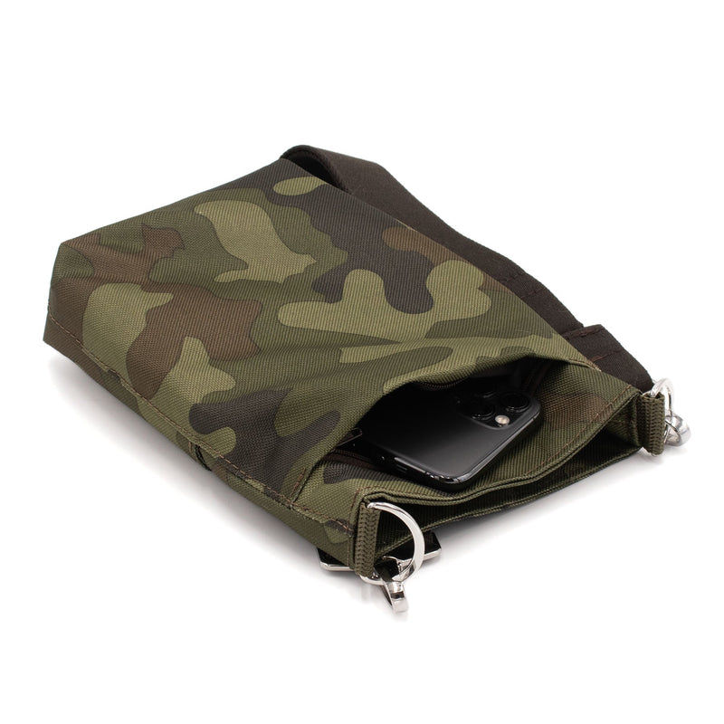 Frau Frauchen Gassitasche Camo mit Silber für Hunde und Haustiere