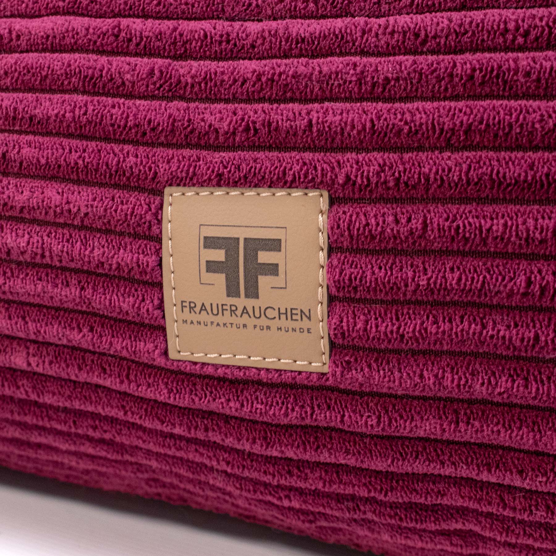 Frau Frauchen orthopädisches Hundebett Letto für Hunde und Haustiere in Cord Merlot