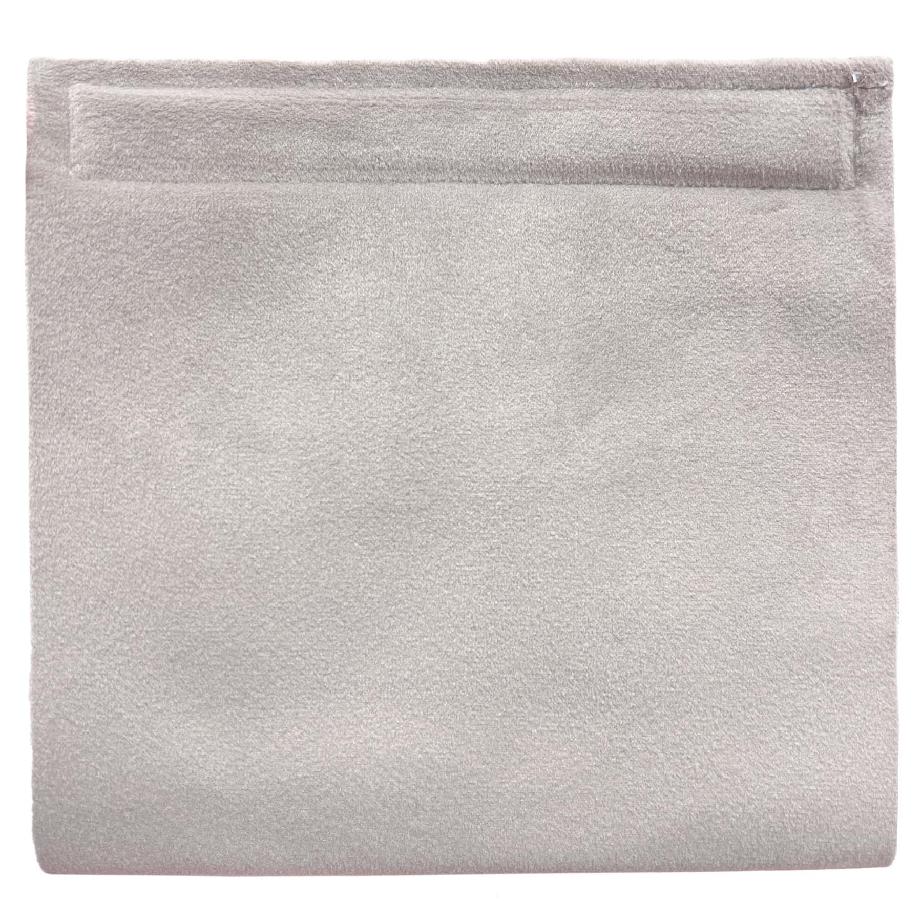 Eine Stoffprobe von der Manufaktur für Hunde. Das Stoffmuster hat die Farbe Sametti Stein